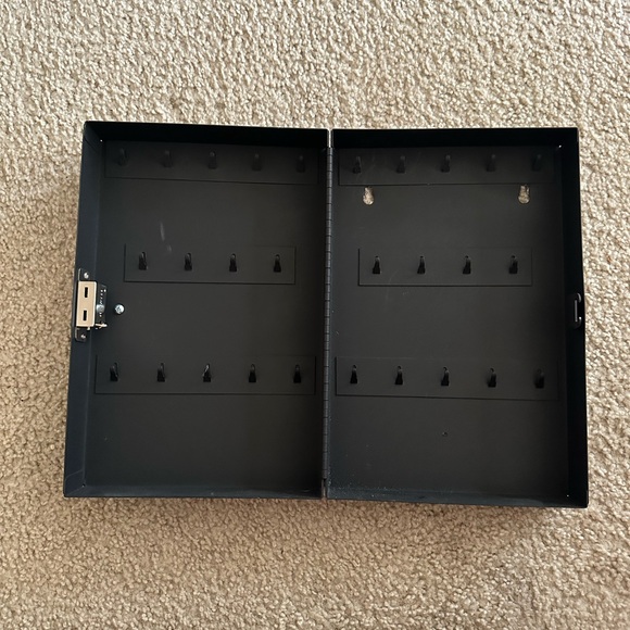 Lockable key box - Picture 4 of 4